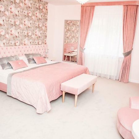 Basniowa Hotel Wyszkow Ngoại thất bức ảnh