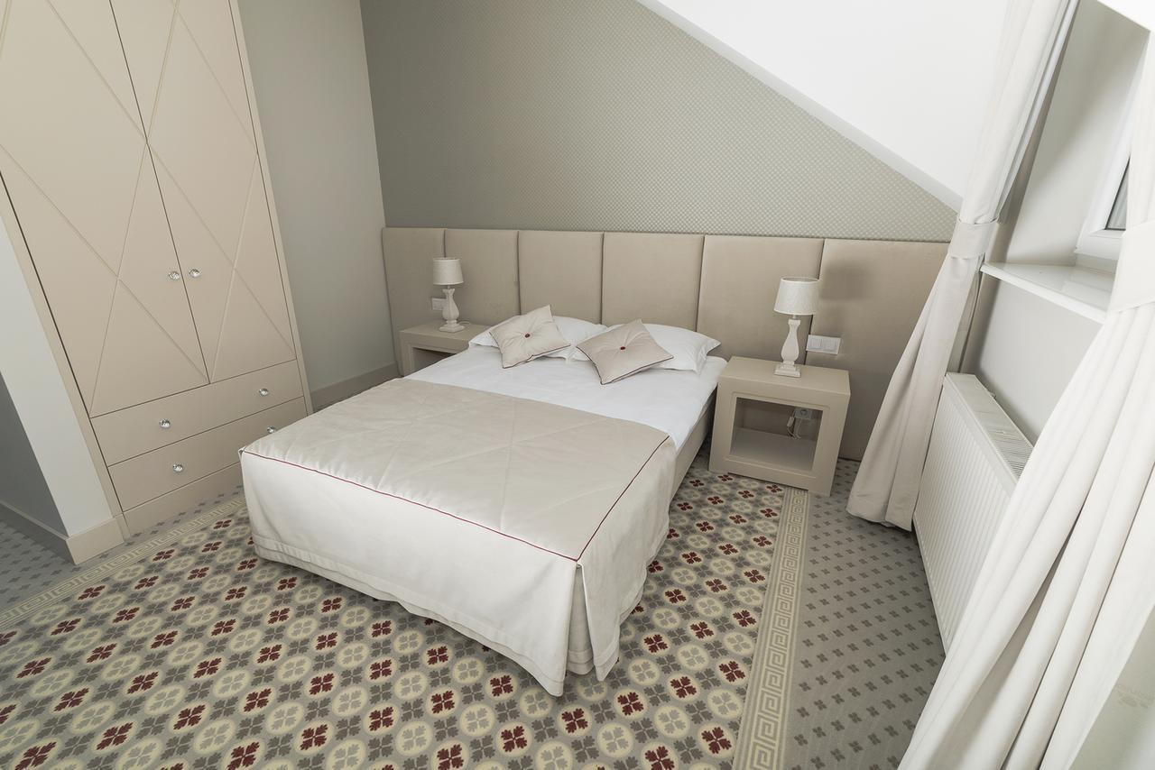 Basniowa Hotel Wyszkow Ngoại thất bức ảnh