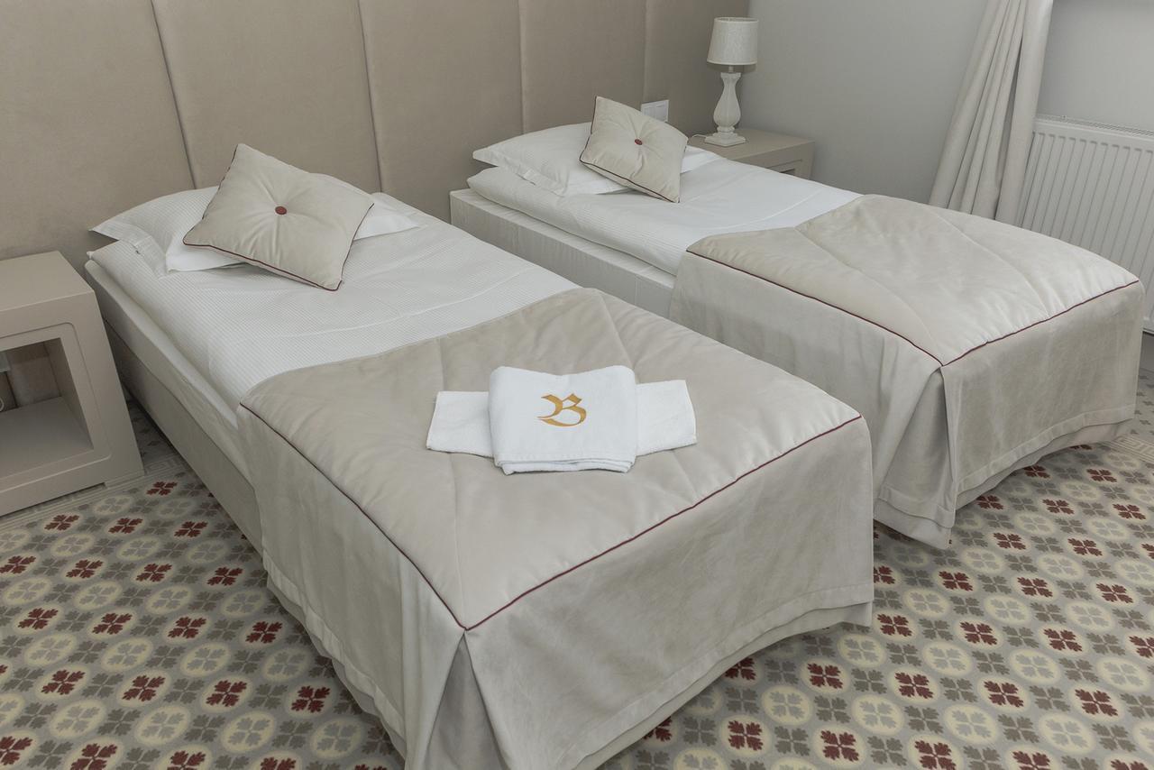 Basniowa Hotel Wyszkow Ngoại thất bức ảnh