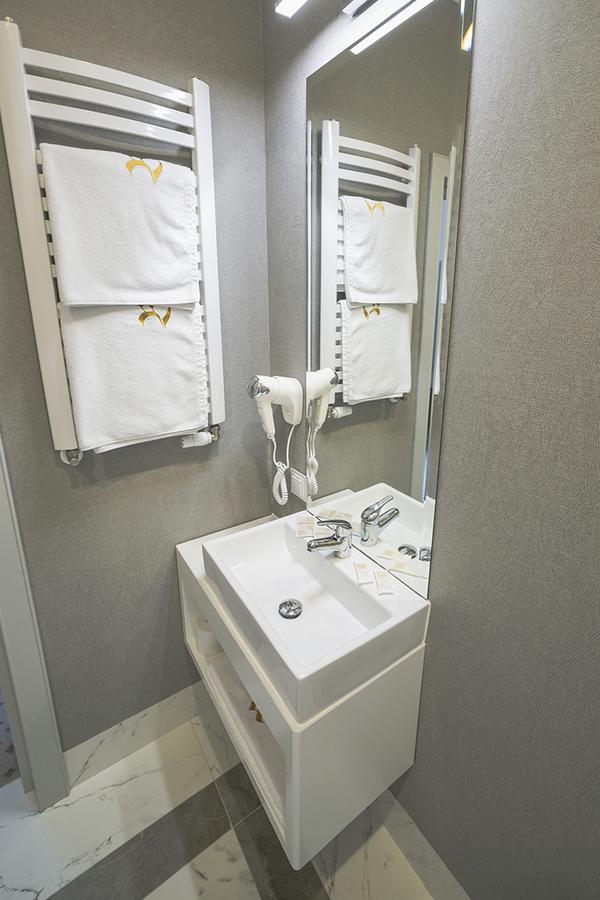 Basniowa Hotel Wyszkow Ngoại thất bức ảnh