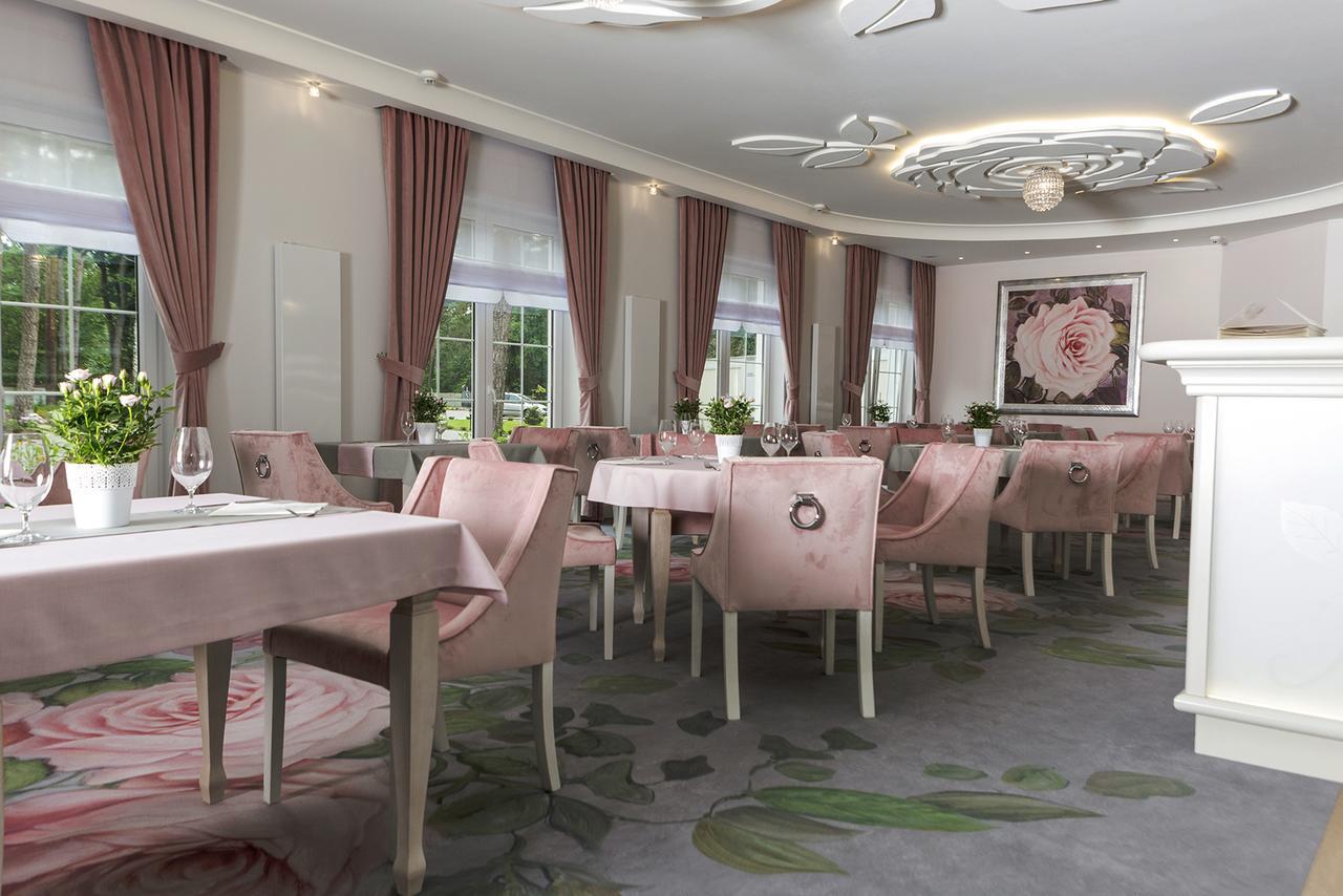 Basniowa Hotel Wyszkow Ngoại thất bức ảnh