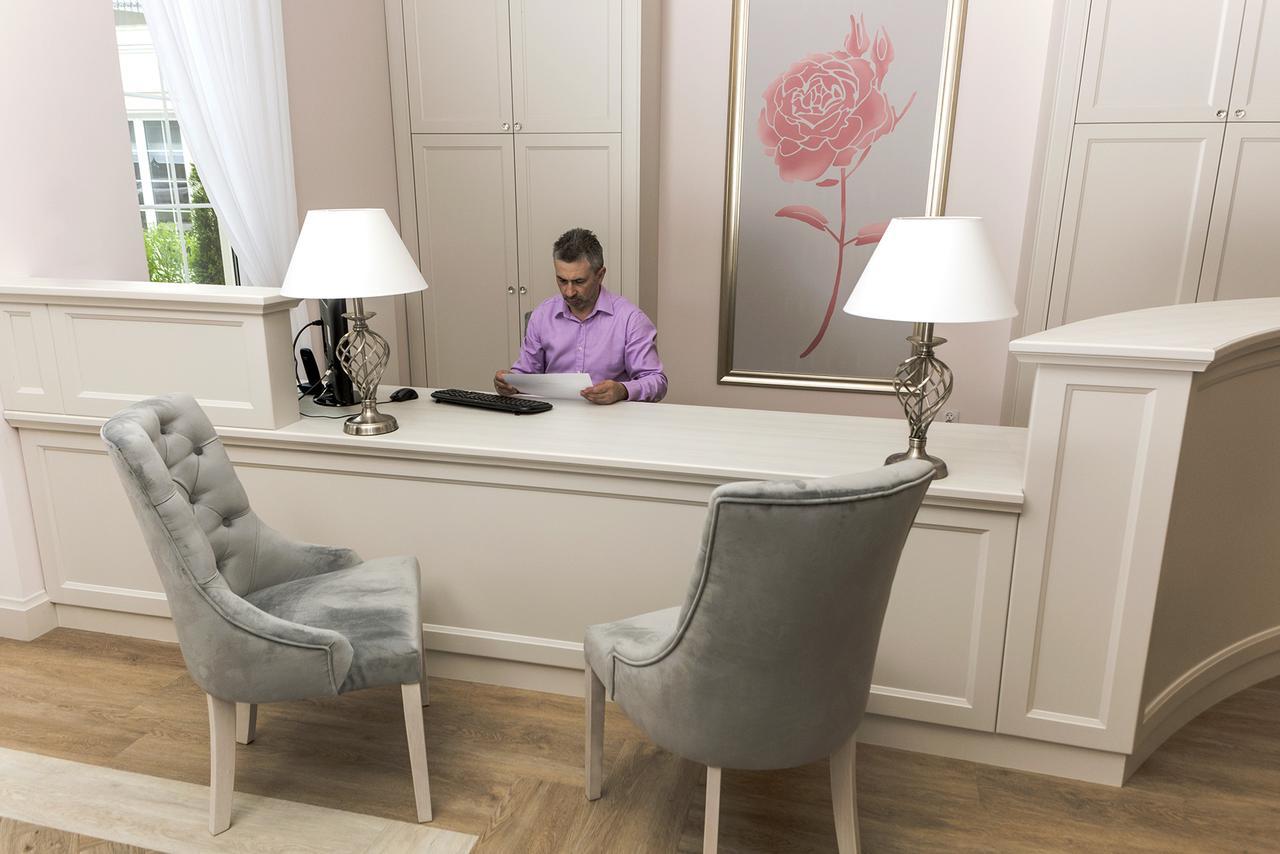Basniowa Hotel Wyszkow Ngoại thất bức ảnh