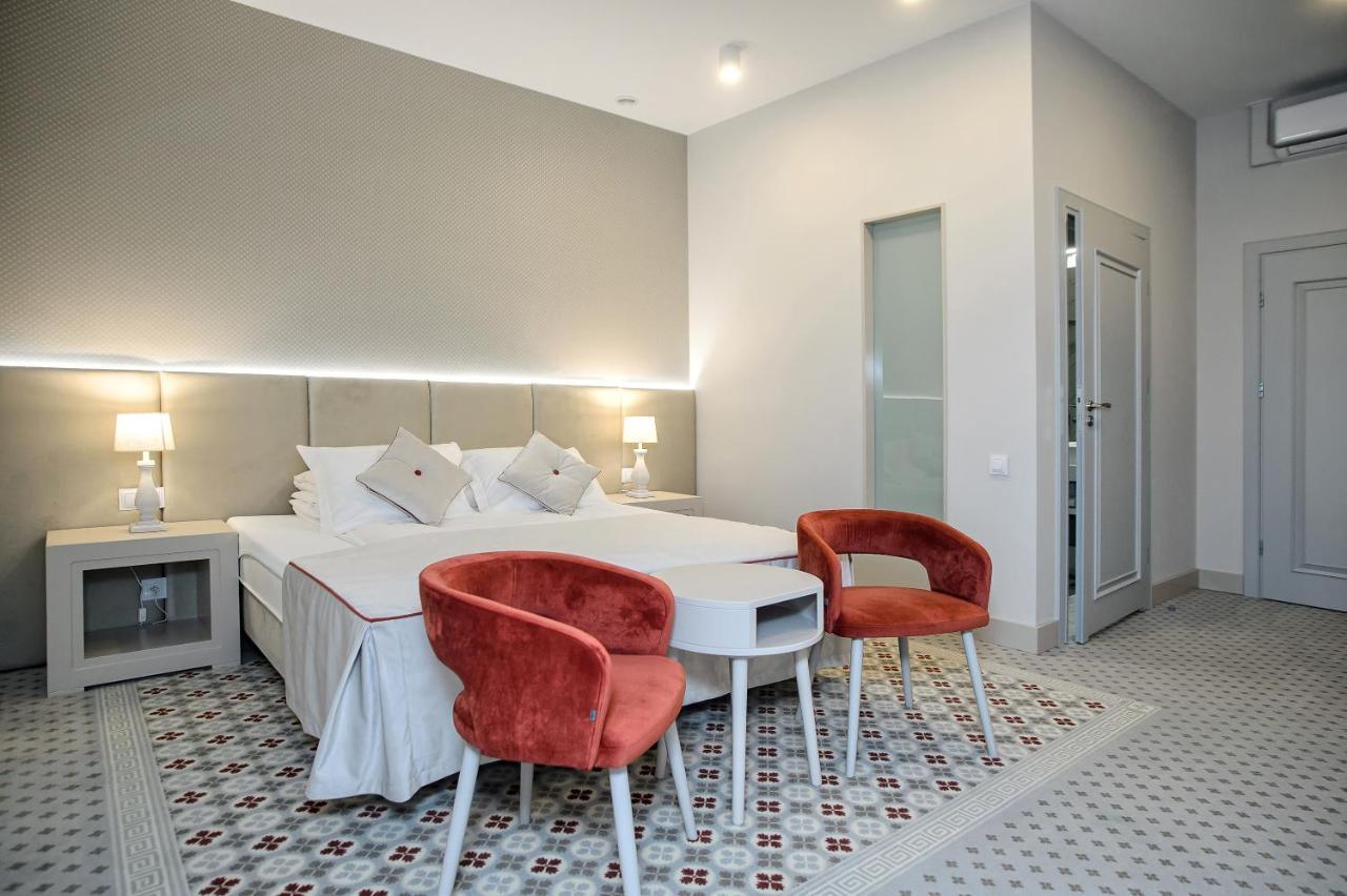Basniowa Hotel Wyszkow Ngoại thất bức ảnh