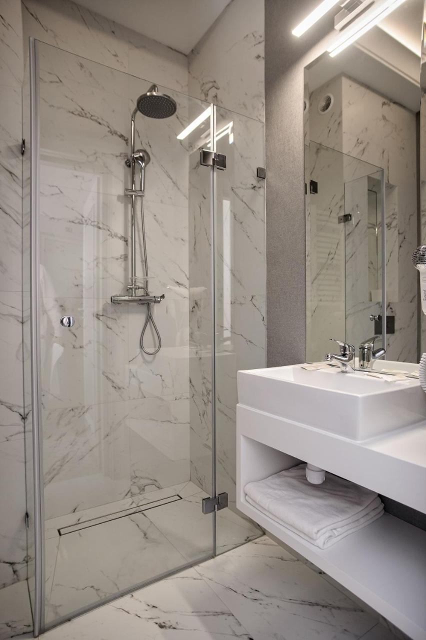 Basniowa Hotel Wyszkow Ngoại thất bức ảnh