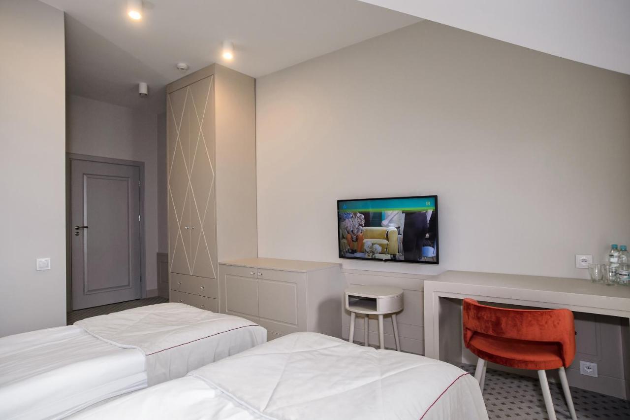 Basniowa Hotel Wyszkow Ngoại thất bức ảnh
