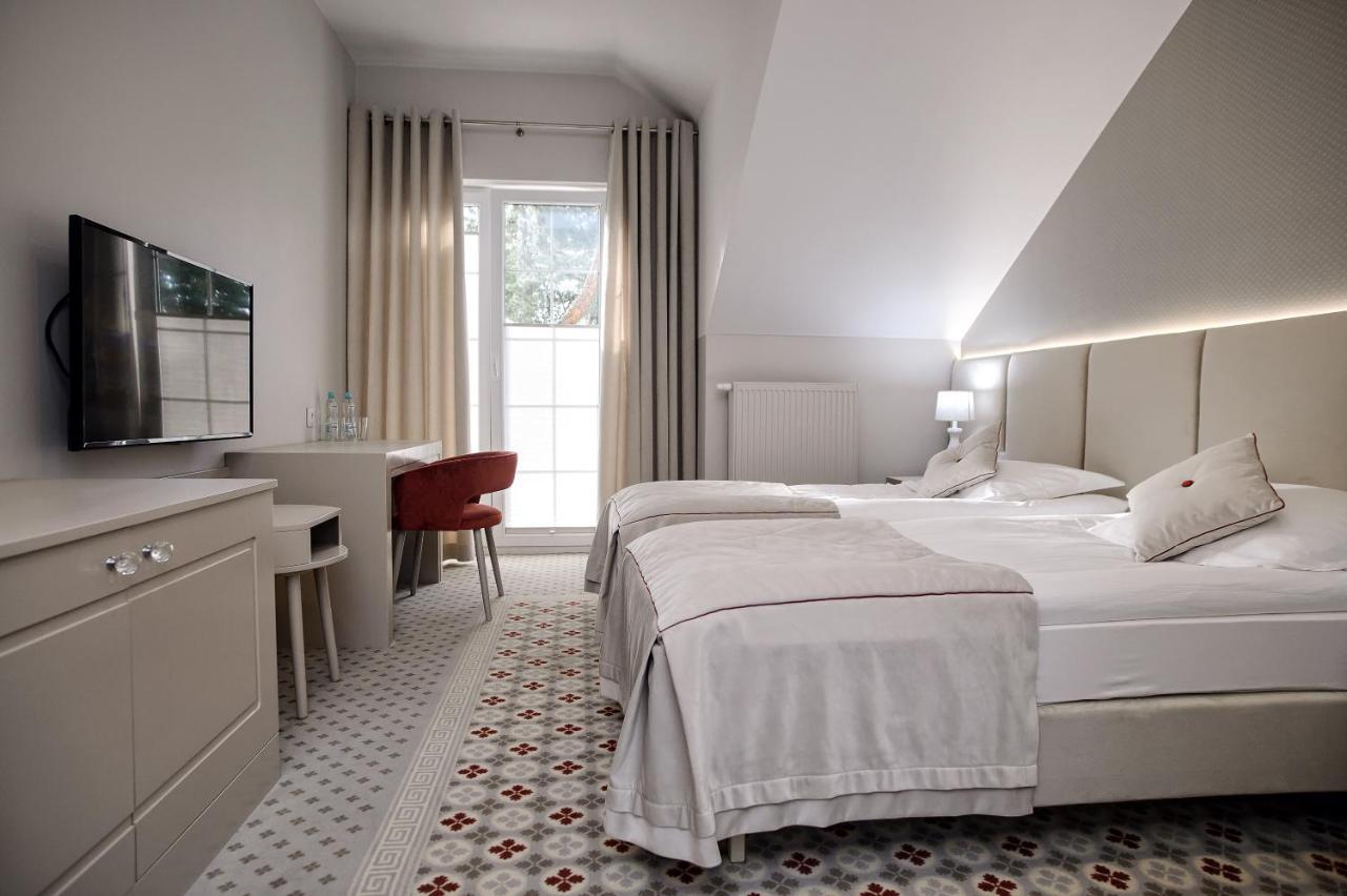 Basniowa Hotel Wyszkow Ngoại thất bức ảnh