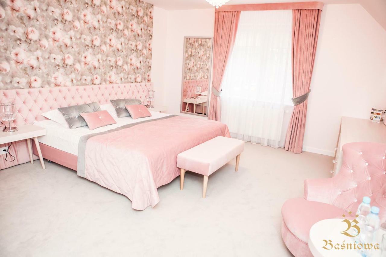 Basniowa Hotel Wyszkow Ngoại thất bức ảnh