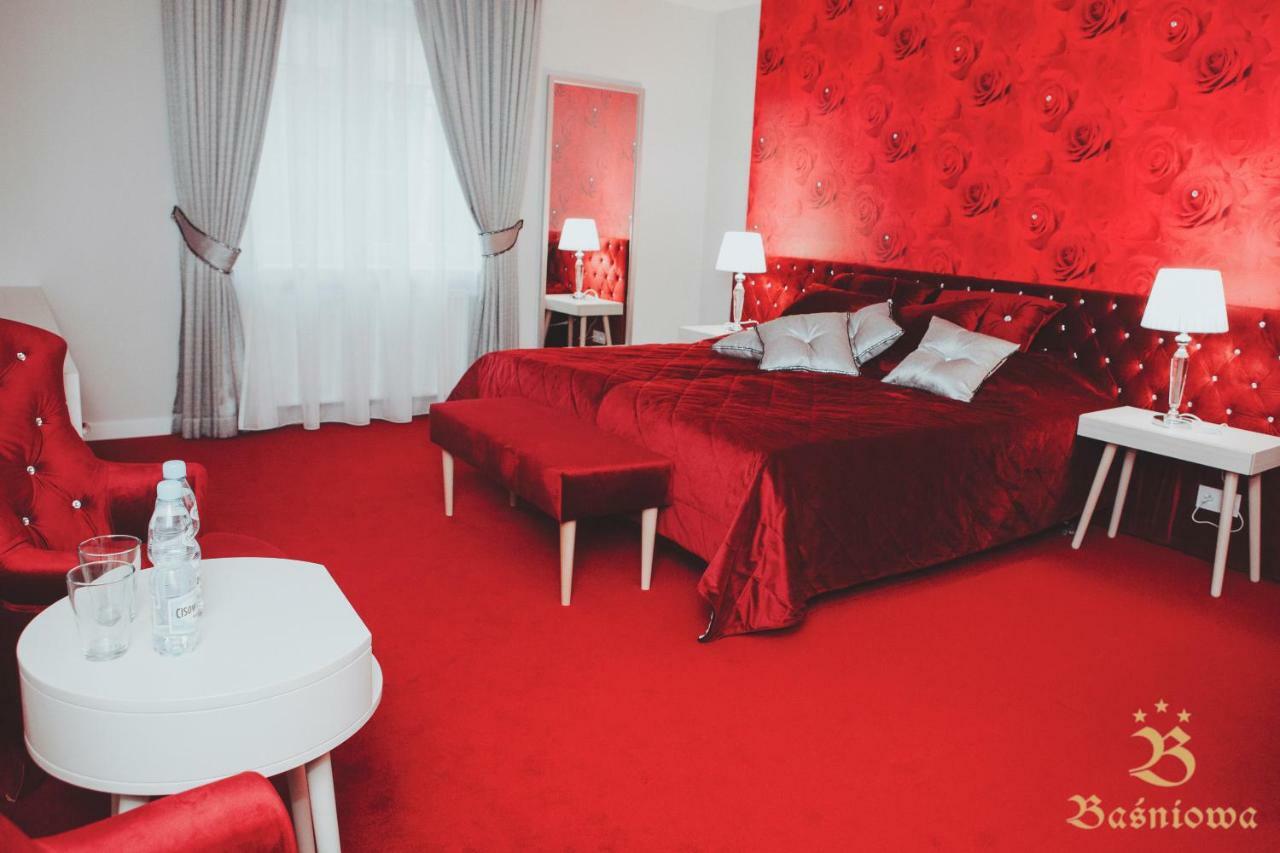 Basniowa Hotel Wyszkow Ngoại thất bức ảnh
