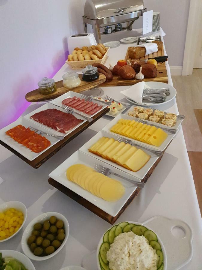 Basniowa Hotel Wyszkow Ngoại thất bức ảnh